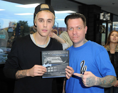 07.12 | Grande inauguração da sede da West Coast Customs em Burbank, Califórnia.