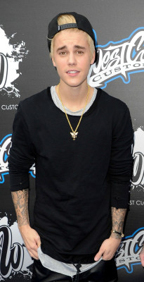07.12 | Grande inauguração da sede da West Coast Customs em Burbank, Califórnia.