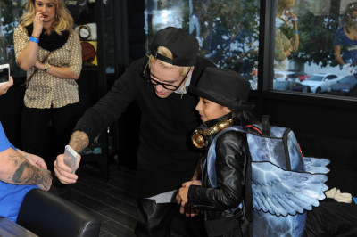 07.12 | Grande inauguração da sede da West Coast Customs em Burbank, Califórnia.