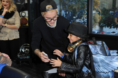 07.12 | Grande inauguração da sede da West Coast Customs em Burbank, Califórnia.