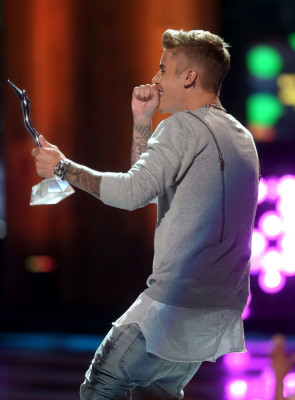 27.07 | Young Hollywood Awards, apresentado por Samsung Galaxy.
