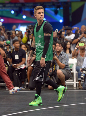 28.06 | BET Experience no L.A. LIVE — Jogo de Basquete das Celebridades da Sprite.