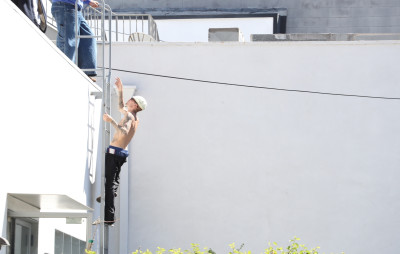 24.03 |  Com amigos em um rooftop de Los Angeles.