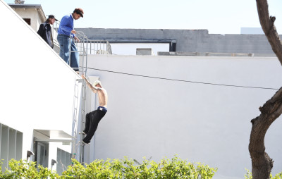 24.03 |  Com amigos em um rooftop de Los Angeles.