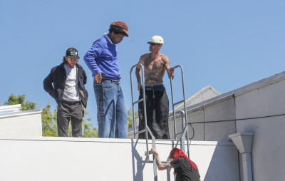 24.03 |  Com amigos em um rooftop de Los Angeles.