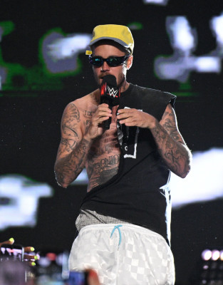 18.07 | Performando no 3º dia do Fanatics Fest NYC, em Nova York.