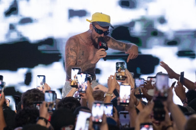 18.07 | Performando no 3º dia do Fanatics Fest NYC, em Nova York.