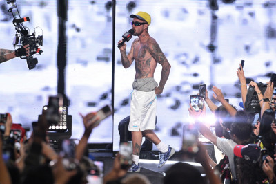 18.07 | Performando no 3º dia do Fanatics Fest NYC, em Nova York.