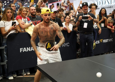 18.07 | Participando do 3º dia do Fanatics Fest, em Nova York.