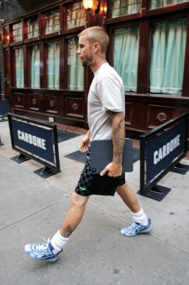 17.07 | Deixando o restaurante Carbone em Nova York, após encerrar seu evento pop-up da Skylrk.