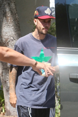 11.08 | Justin e Hailey Bieber deixando uma aula de pilates em Los Angeles.