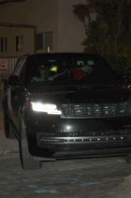 26.08 | Justin Bieber deixando a Igreja Churchome no Saban Theatre em Beverly Hills, Califórnia.