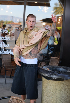 09.04 | Tomando café com amigos em Palm Springs.