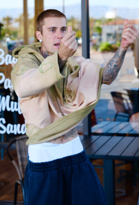 09.04 | Tomando café com amigos em Palm Springs.