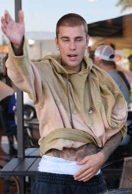 09.04 | Tomando café com amigos em Palm Springs.