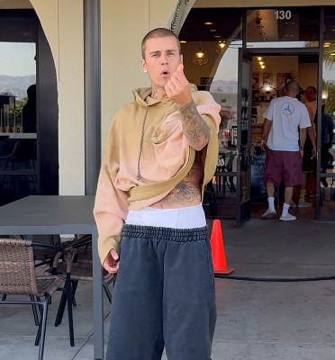 09.04 | Tomando café com amigos em Palm Springs.