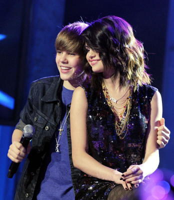 31.12 | A Festa de Ano Novo de Dick Clark com Ryan Seacrest