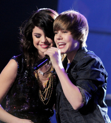31.12 | A Festa de Ano Novo de Dick Clark com Ryan Seacrest