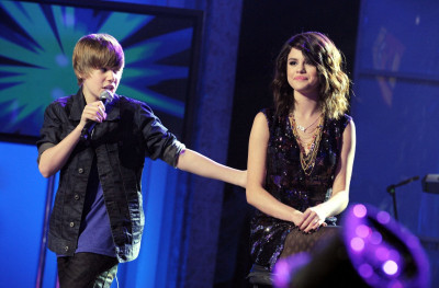 31.12 | A Festa de Ano Novo de Dick Clark com Ryan Seacrest