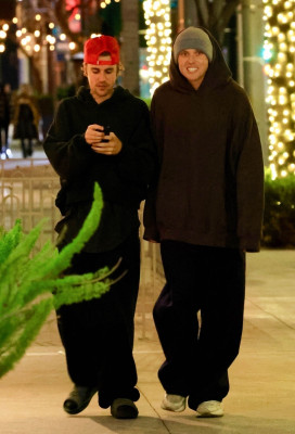 06.01 | Curtindo a noite com amigos no Wally’s em Los Angeles