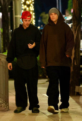 06.01 | Curtindo a noite com amigos no Wally’s em Los Angeles