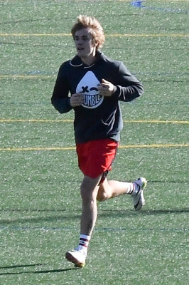 21.12 | Jogando futebol na University of California em Los Angeles, CA.