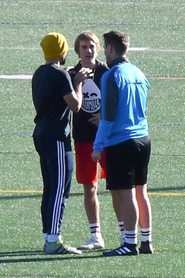 21.12 | Jogando futebol na University of California em Los Angeles, CA.