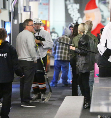 18.12 | No Los Angeles Kings Valley Ice Center em Panorama City, CA.