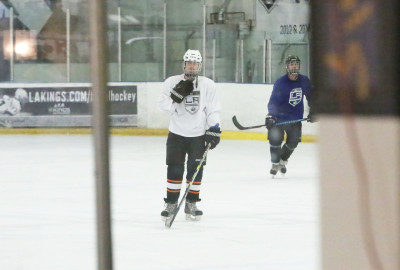 18.12 | Justin Bieber no Los Angeles Kings Valley Ice Center em Panorama City, CA.