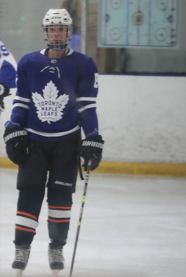 17.12 | Justin Bieber no Los Angeles Kings Valley Ice Center em Panorama City, Califórnia