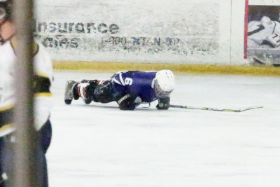 17.12 | Justin Bieber no Los Angeles Kings Valley Ice Center em Panorama City, Califórnia