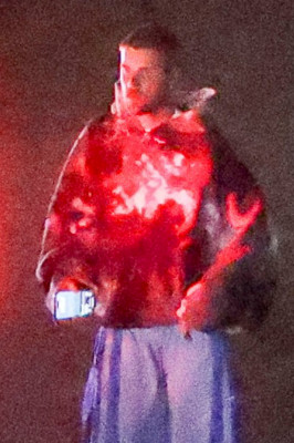 26.08 | Justin Bieber chegando a um cinema em Los Angeles, Califórnia.