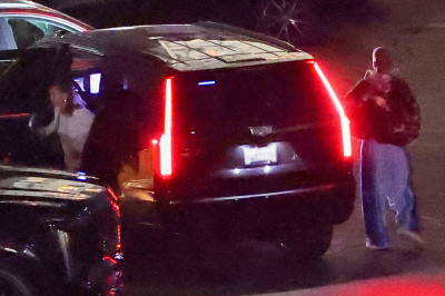 26.08 | Justin Bieber chegando a um cinema em Los Angeles, Califórnia.