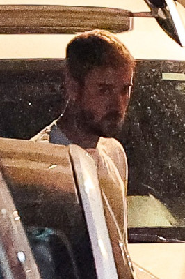27.08 | Justin e Hailey Bieber deixando o restaurante Matsuhisa em Beverly Hills, Califórnia.