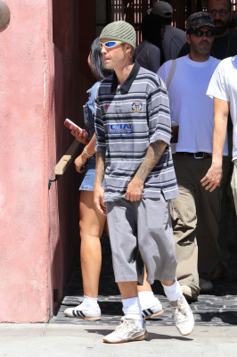 02.09 | Justin Bieber saindo do Great White, em West Hollywood.