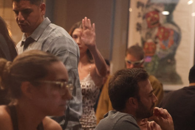 06.09 | Justin e Hailey Bieber saindo do Sushi Fumi.