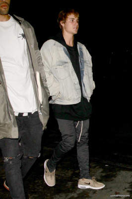 13.01 | Chegando em boate em Hollywood, Califórnia