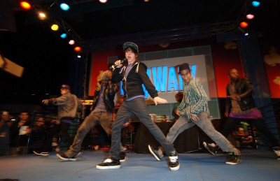 17.11 | lançamento do CD no Hard Rock Cafe de Hollywood.