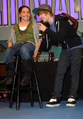 17.11 | lançamento do CD no Hard Rock Cafe de Hollywood.