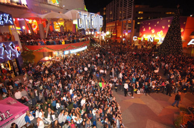 17.11 | lançamento do CD no Hard Rock Cafe de Hollywood.