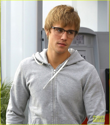 19.01 | Justin é fotografado em Los Angeles, CA