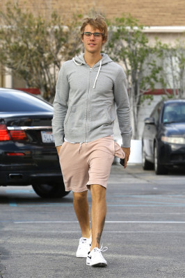 19.01 | Justin é fotografado em Los Angeles, CA