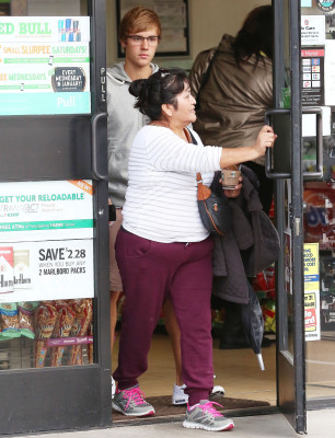 19.01 | Justin é fotografado em Los Angeles, CA