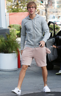 19.01 | Justin é fotografado em Los Angeles, CA