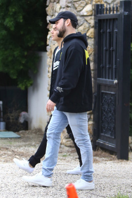 27.02 | Justin Bieber é fotografado em Malibu, CA