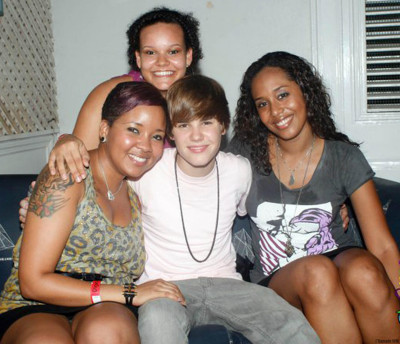 19.08 | Justin Bieber conhecendo fãs em Barbados