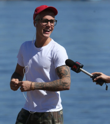 03.06 | Justin Bieber é fotografado em Perth, na Austrália