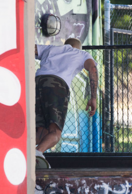 03.06 | Justin Bieber é fotografado em Perth, na Austrália