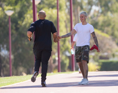03.06 | Justin Bieber é fotografado em Perth, na Austrália