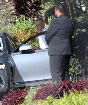 03.07 | Justin Bieber atende fãs em Perth, na Austrália
